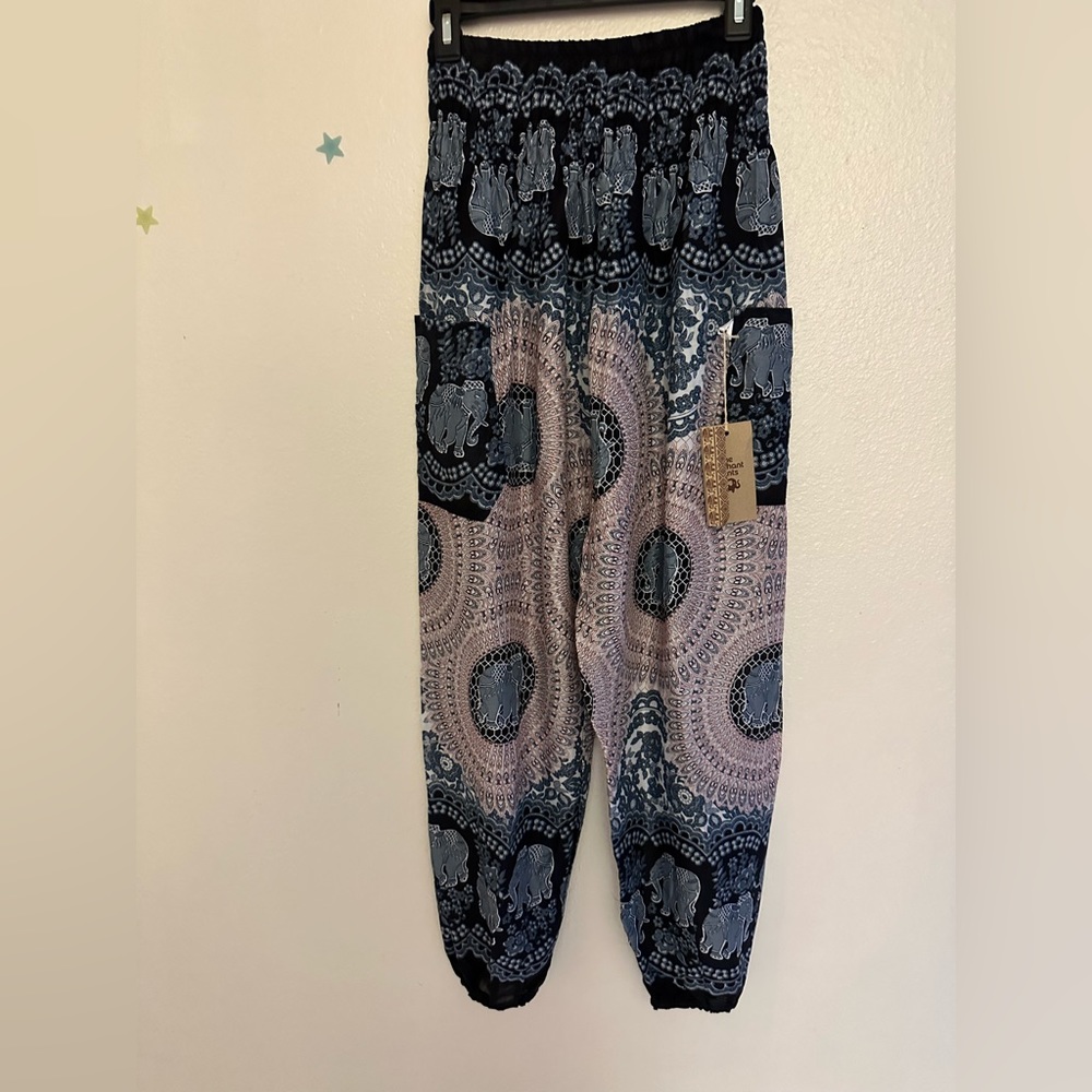 The elephant pants - Picture 2 of 8